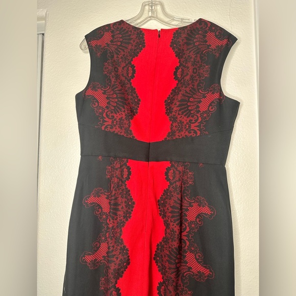 New York & CO Red and Black Sleeveless Lace Sheath  Dress, size 10 EUC - Picture 11 of 11